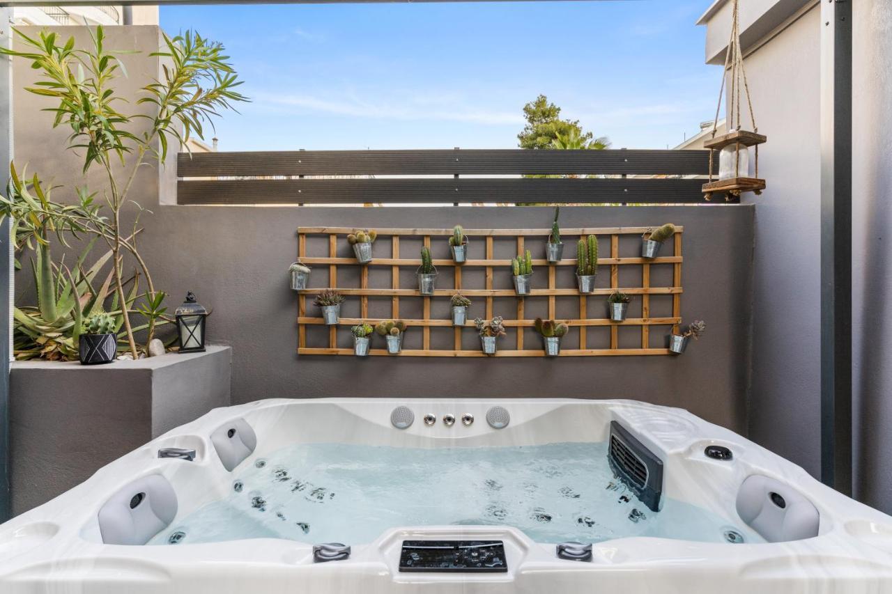 Luxe House In Glyfada With Spa Near Metro Station C8 Athen Eksteriør bilde